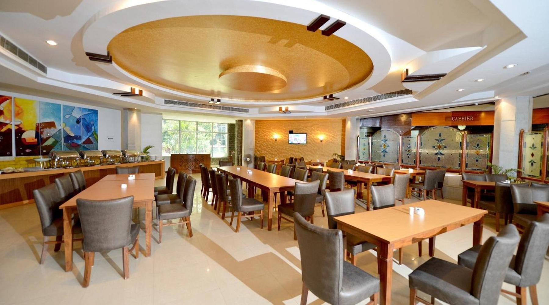 Hotel Raj Hans, Faridabad Exterior foto